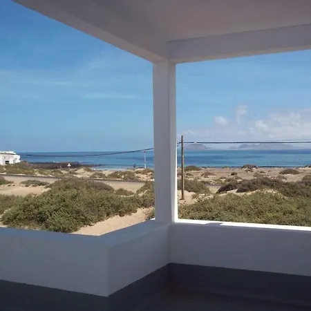 La Caleta Sleeps 10 Wifi Famara