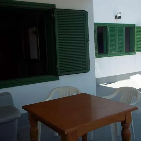La Caleta Sleeps 10 Wifi וילה