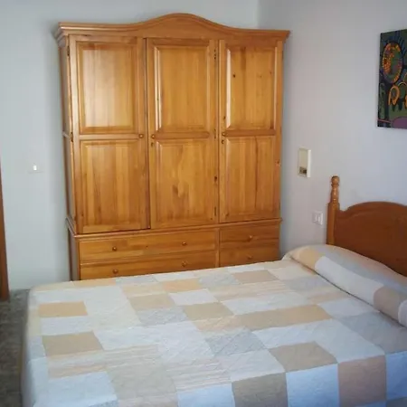 La Caleta Sleeps 10 Wifi וילה