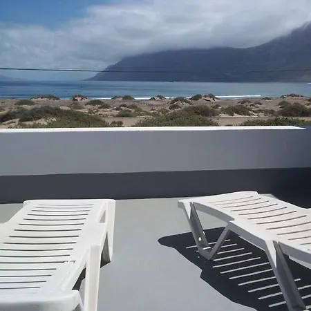 La Caleta Sleeps 10 Wifi פאמארה